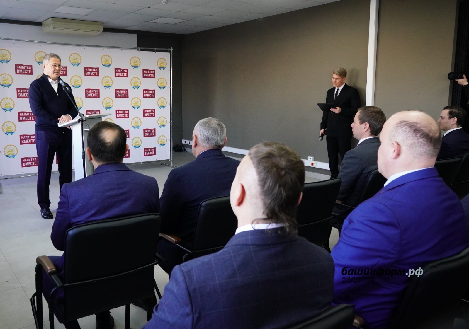 Радий Хабиров посетил лучший в России завод компании «Напитки Вместе»