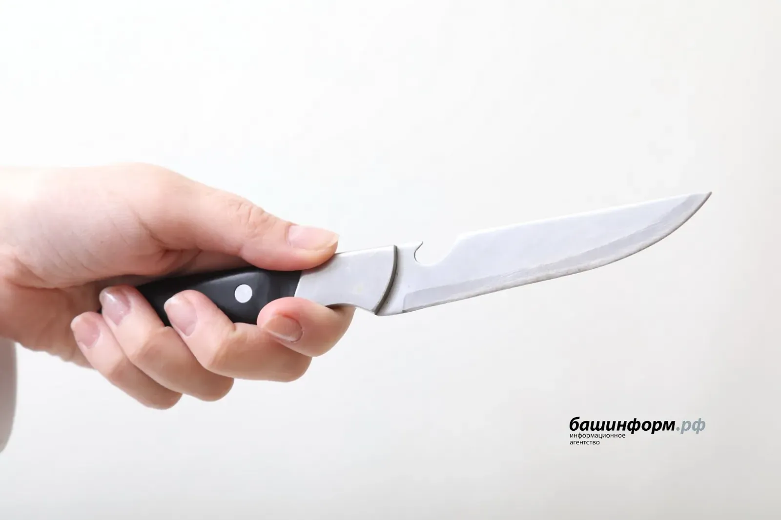 Жительница Башкирии ударила сожителя ножом в живот