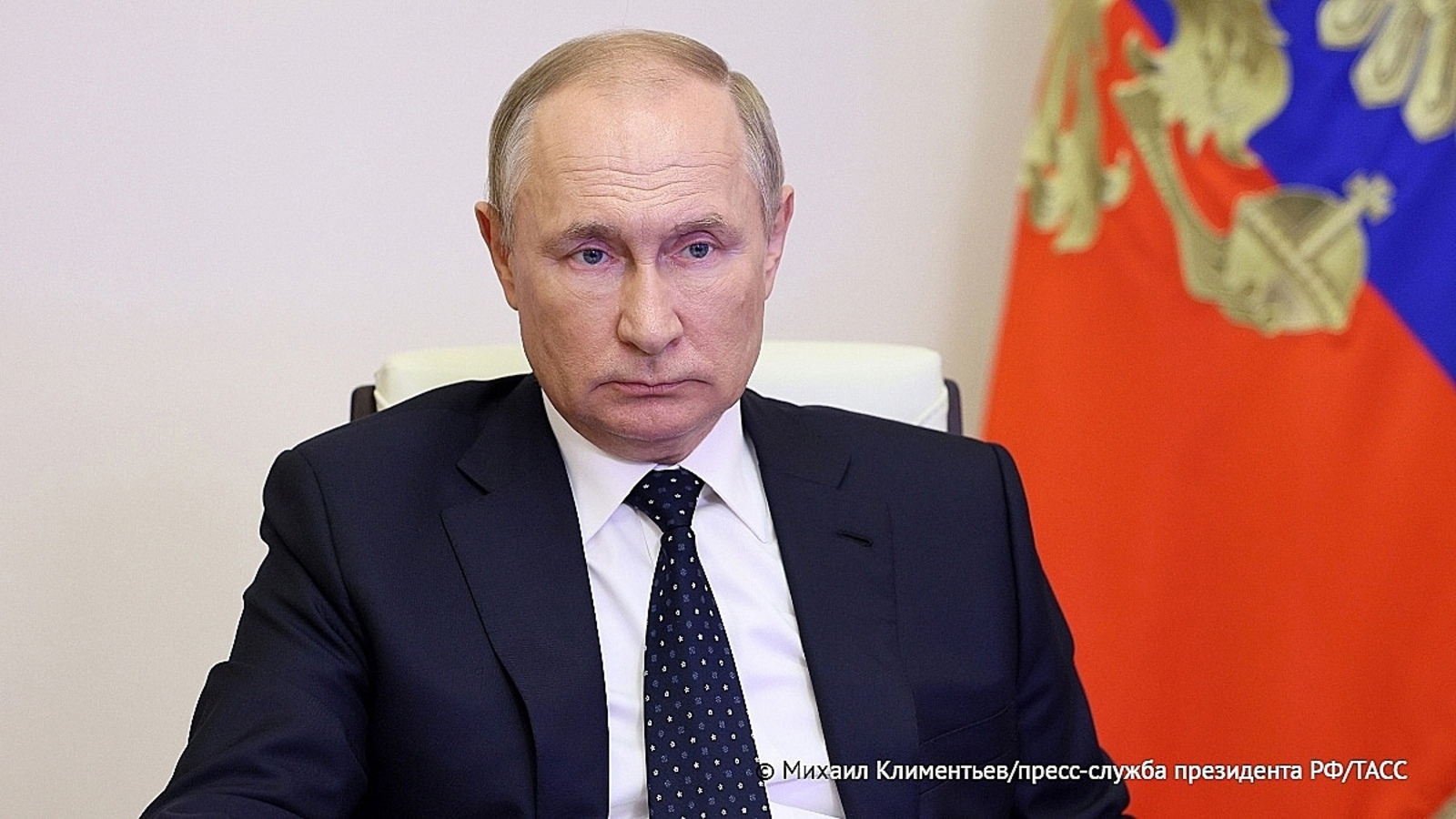Путин поручил обеспечить участникам СВО не менее 14 дней отпуска раз в полгода