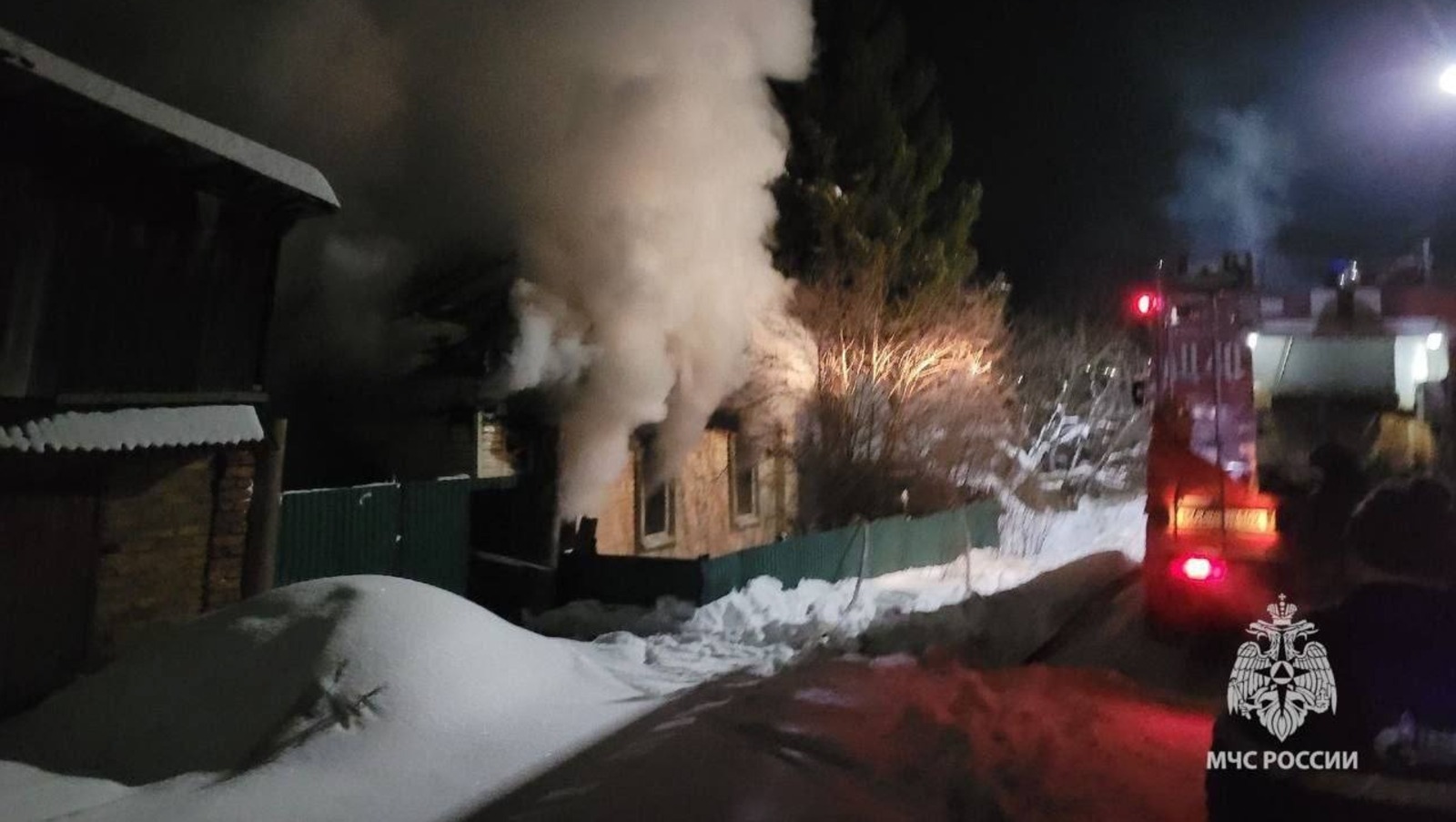 Два человека погибли при ночном пожаре в Башкирии