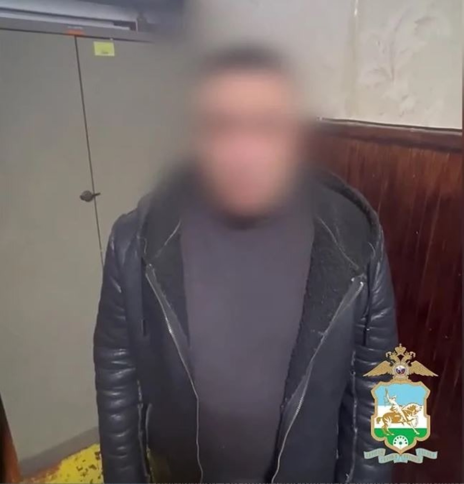 В Башкирии мужчины в салоне автомобиля устроили поножовщину