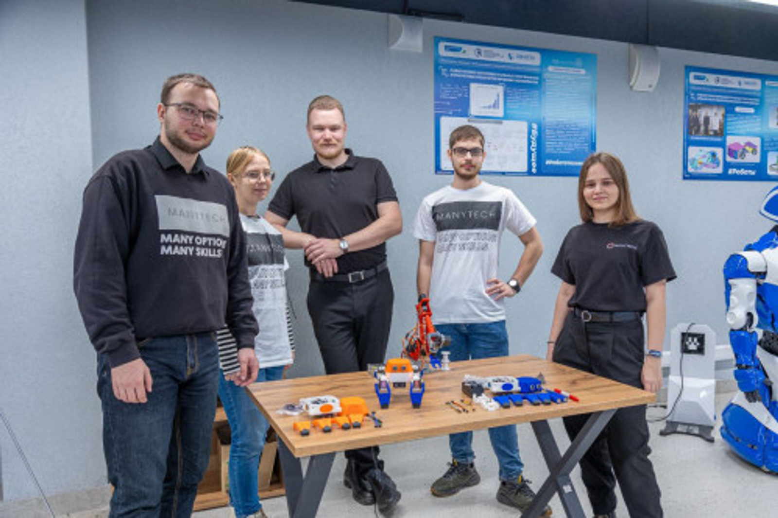 Студенты кампуса разработали продвинутые образовательные наборы по робототехнике