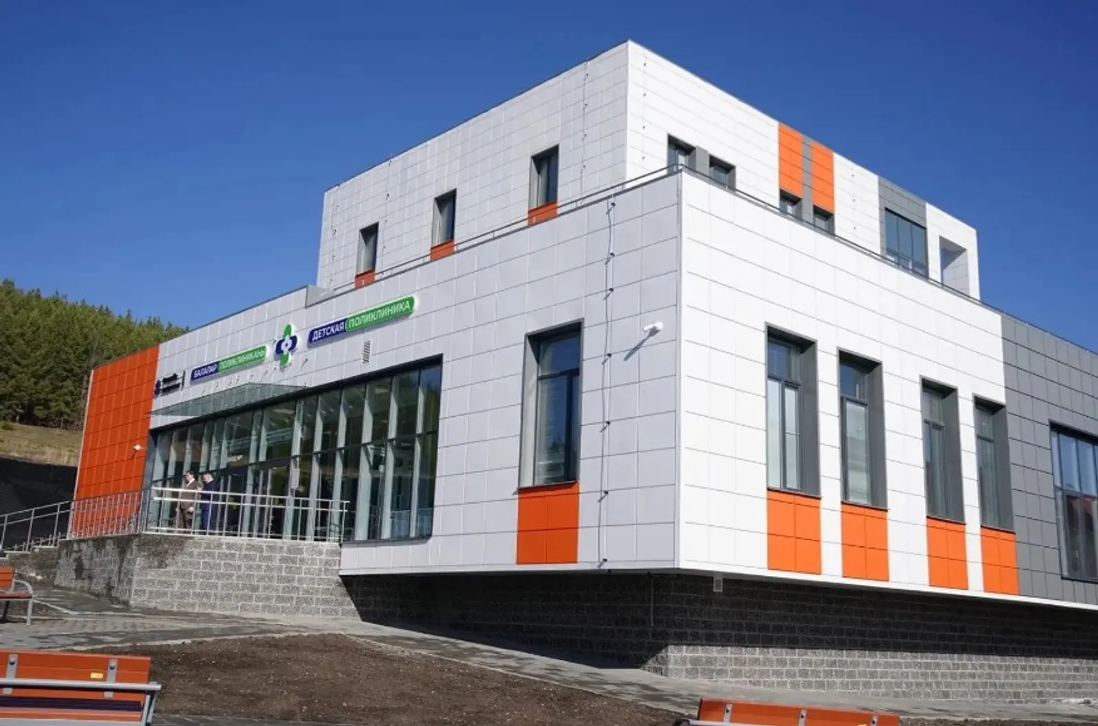 В Башкирии построили сразу 6 поликлиник, трудоустроены 77% ветеранов СВО
