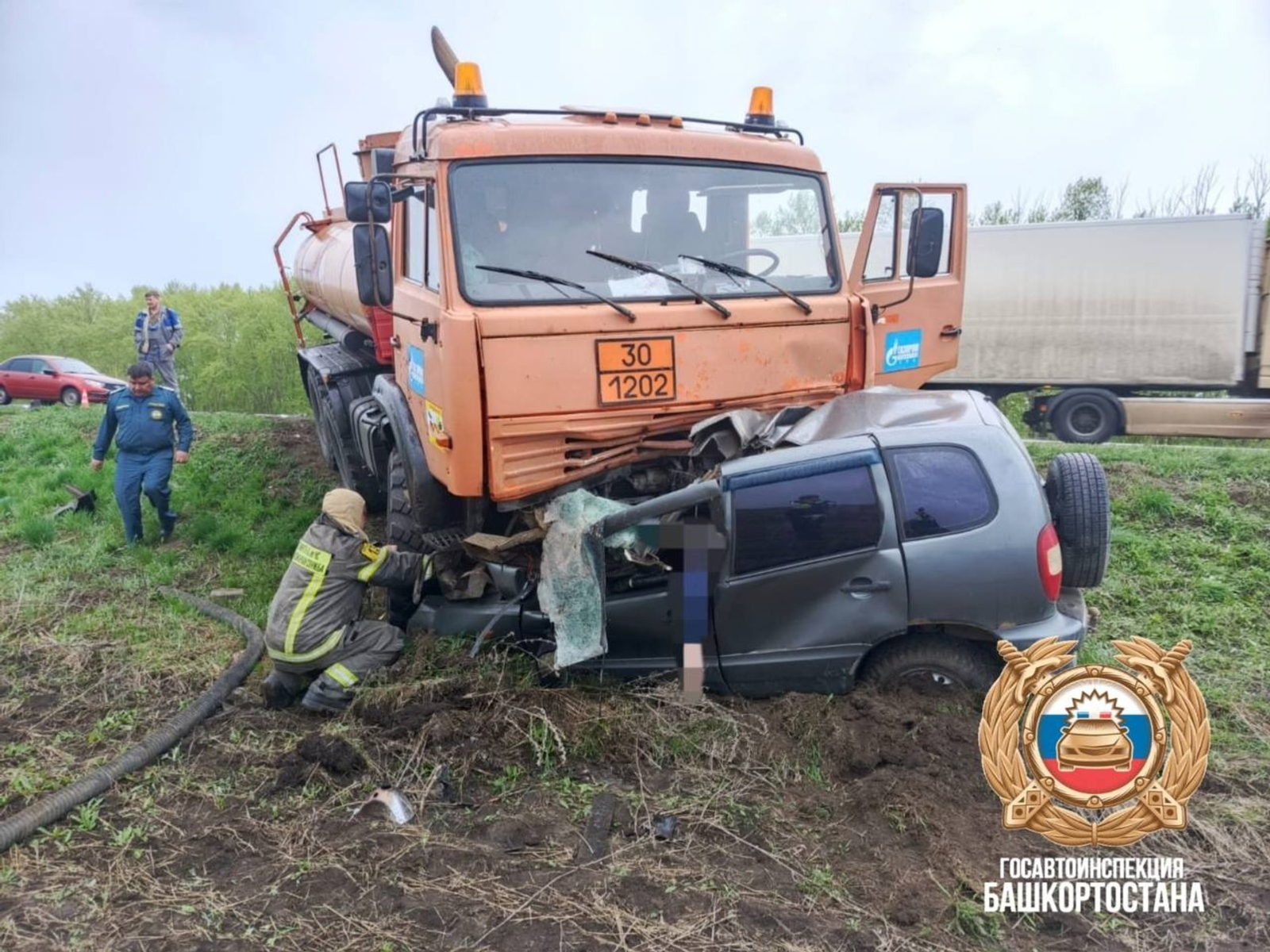 В Башкирии в ДТП с «КамАЗом» погибли два человека