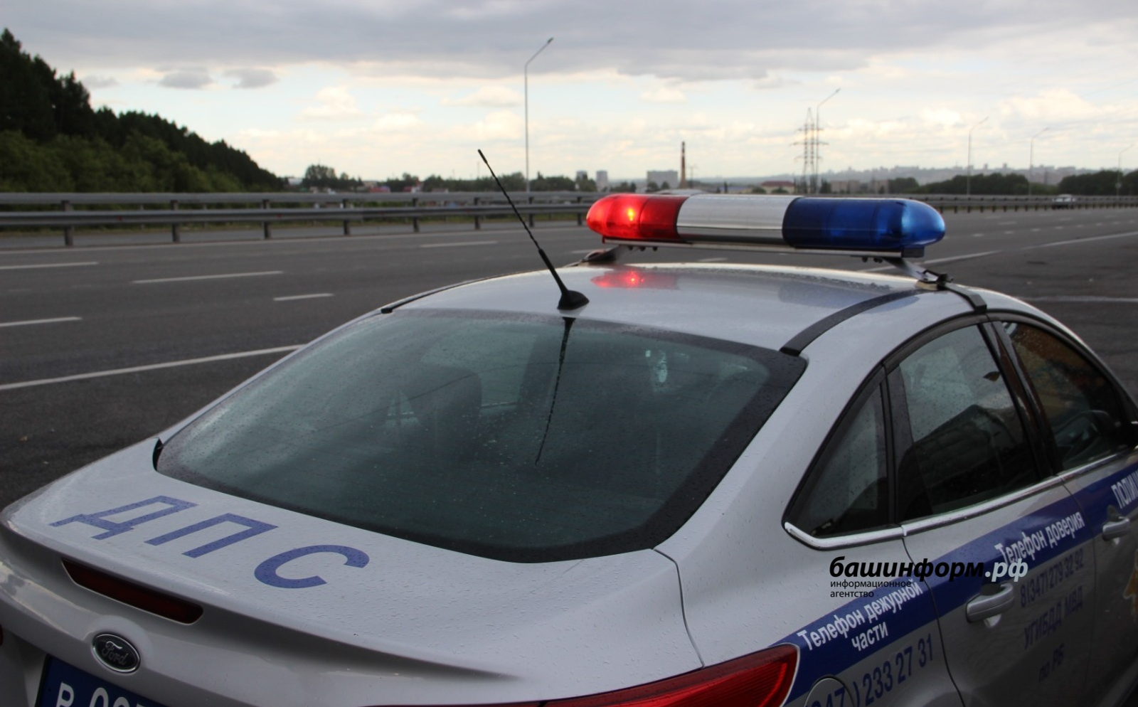 В Башкирии во время погони пассажиры вылетели из салона автомобиля