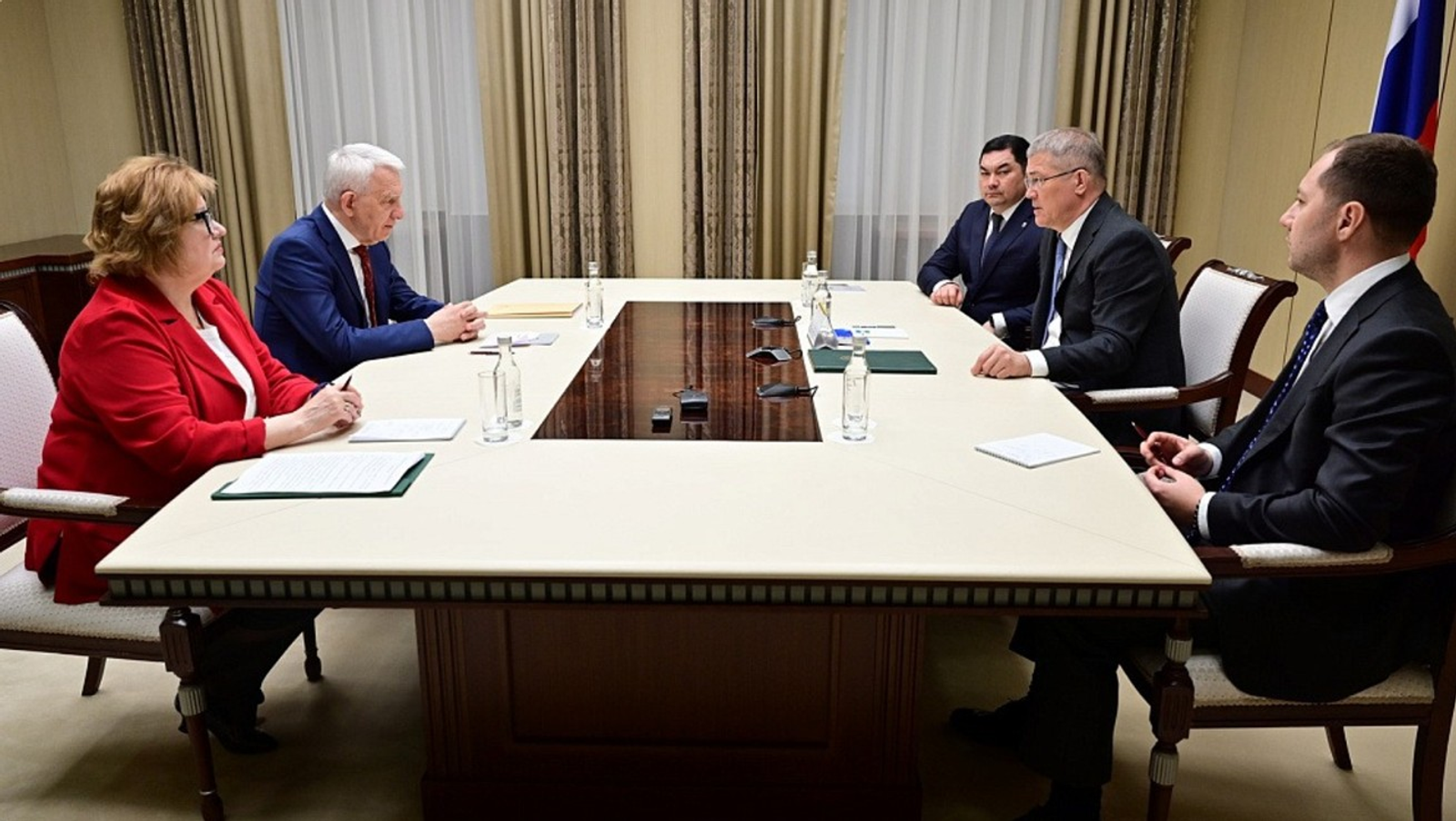 Глава Башкирии встретился с НМИЦ терапии и профилактической медицины