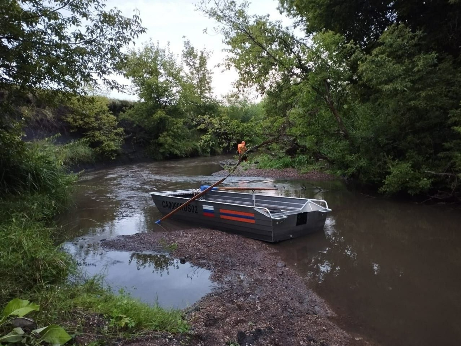 Спасатели Башкирии нашли в реке тело мальчика, ушедшего посмотреть на уток