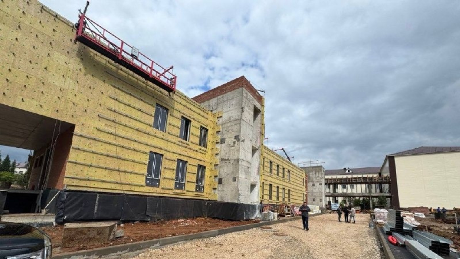 В Башкирии проверили ход работ строительства двух поликлиник