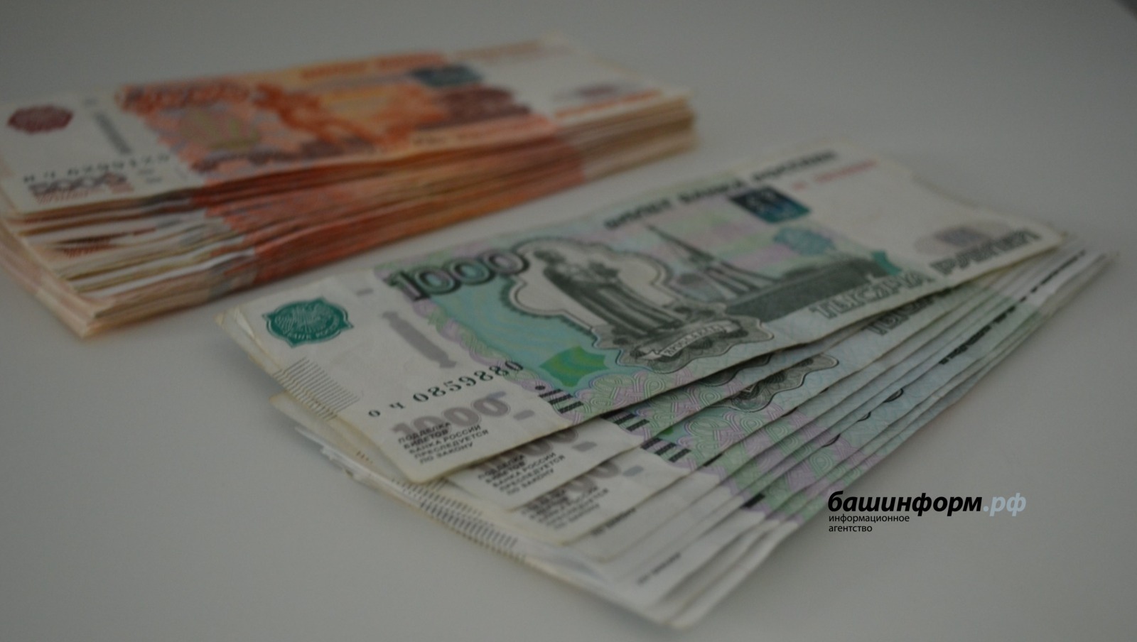 Экс-полицейские ответят в суде за получение взятки