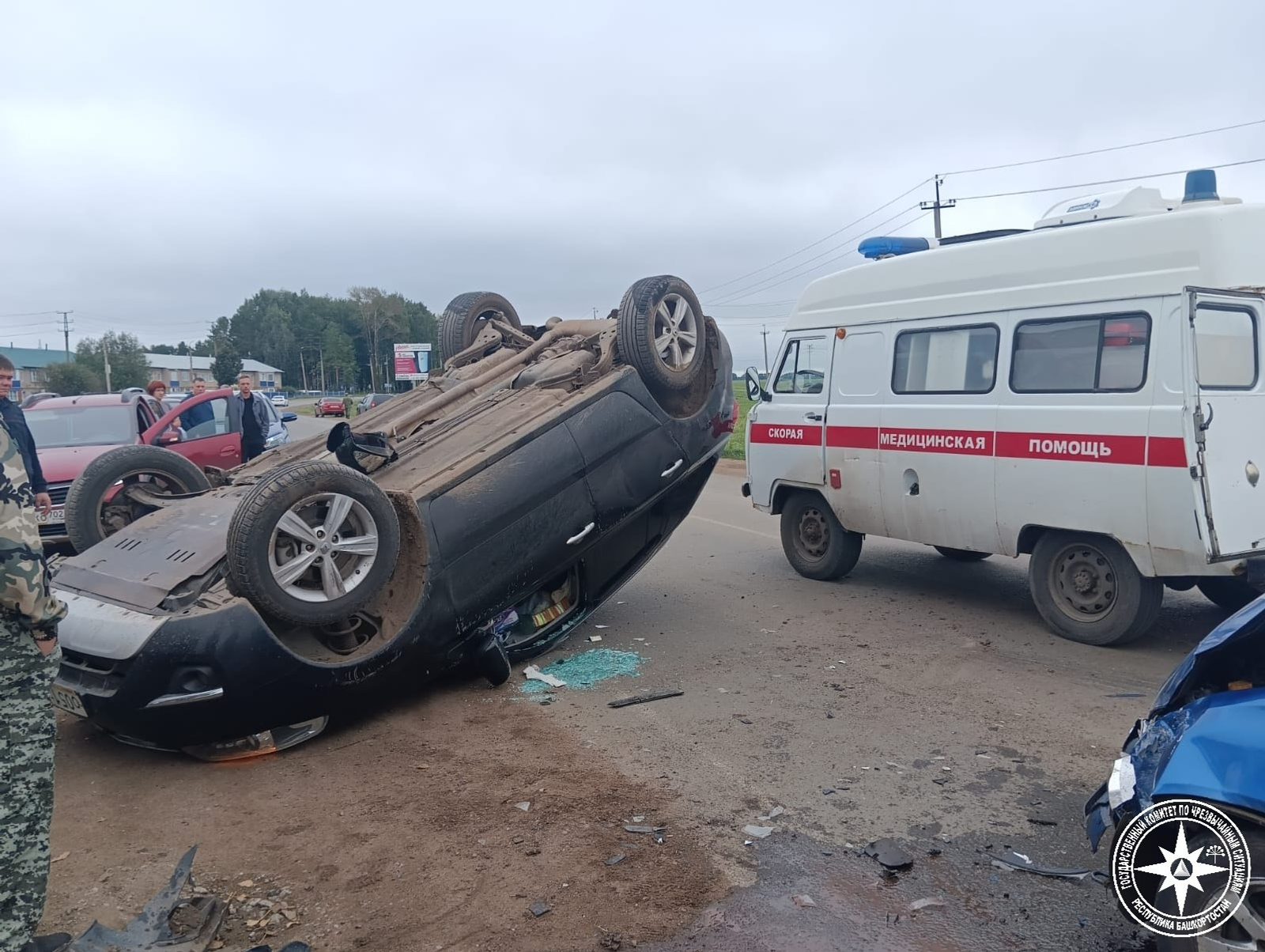 В Башкирии кроссовер Renault опрокинулся от удара в Lada Kalina