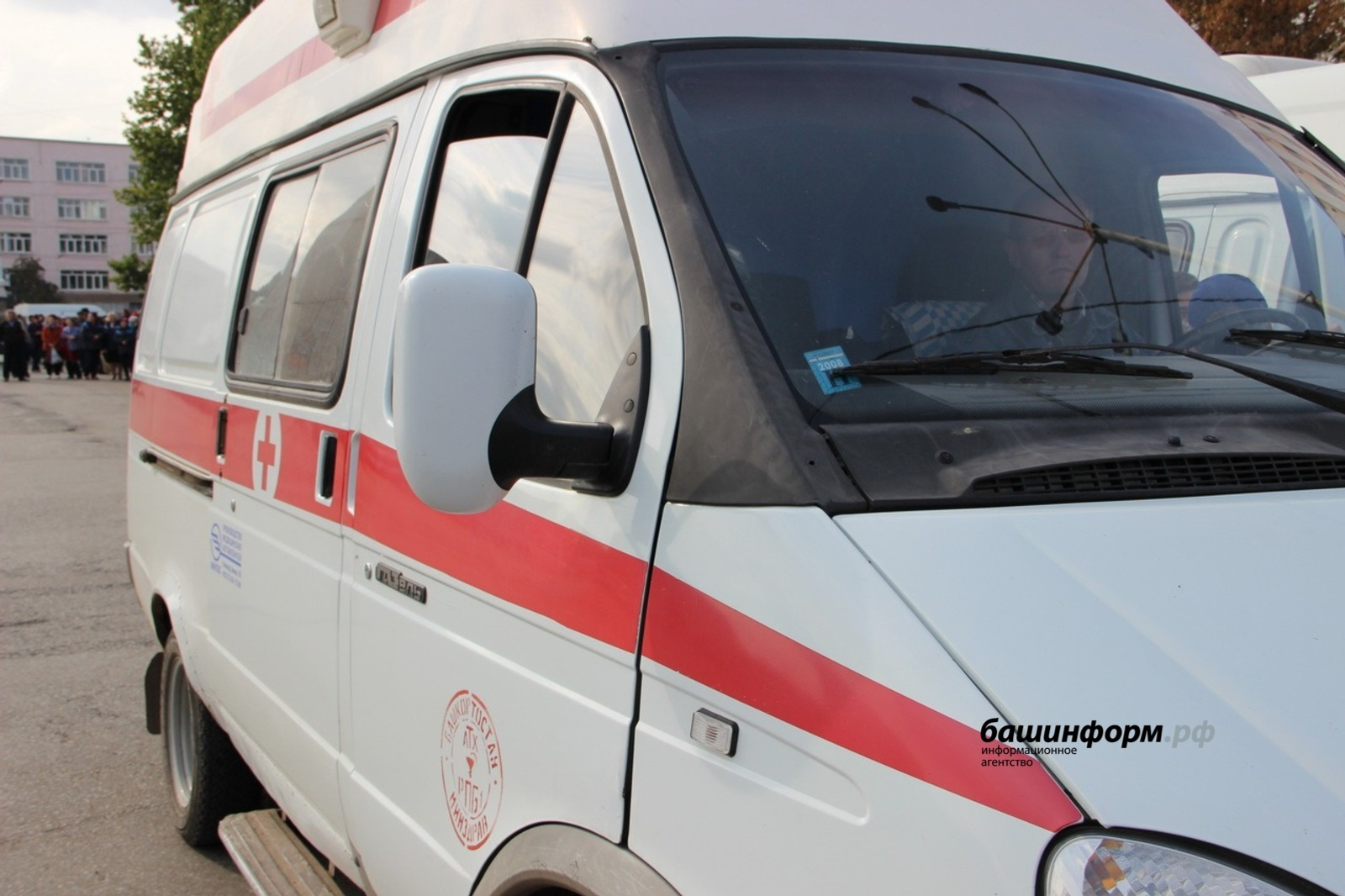 Мужчина разбил голову малолетней девочке