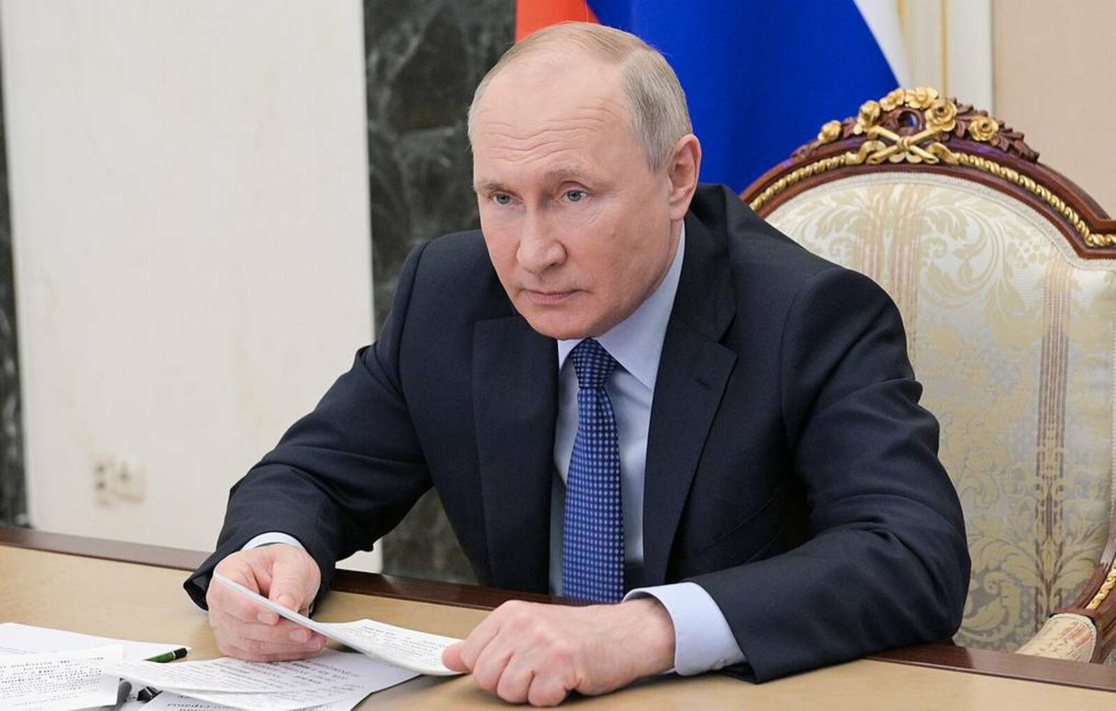 Путин продлил на 2022 год действие контрсанкций