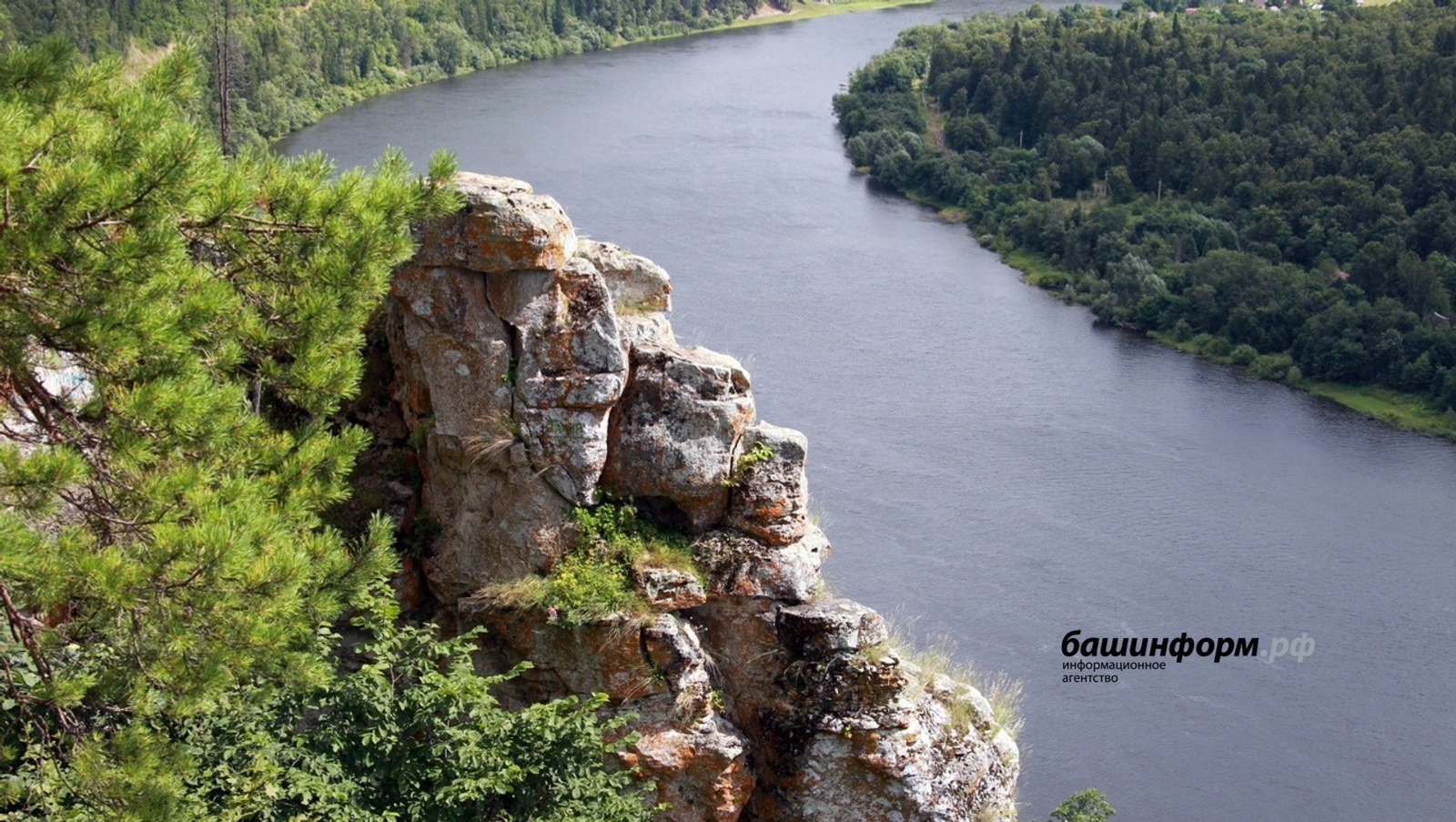 В Башкирии 8-летний ребенок сорвался с трехметровой скалы
