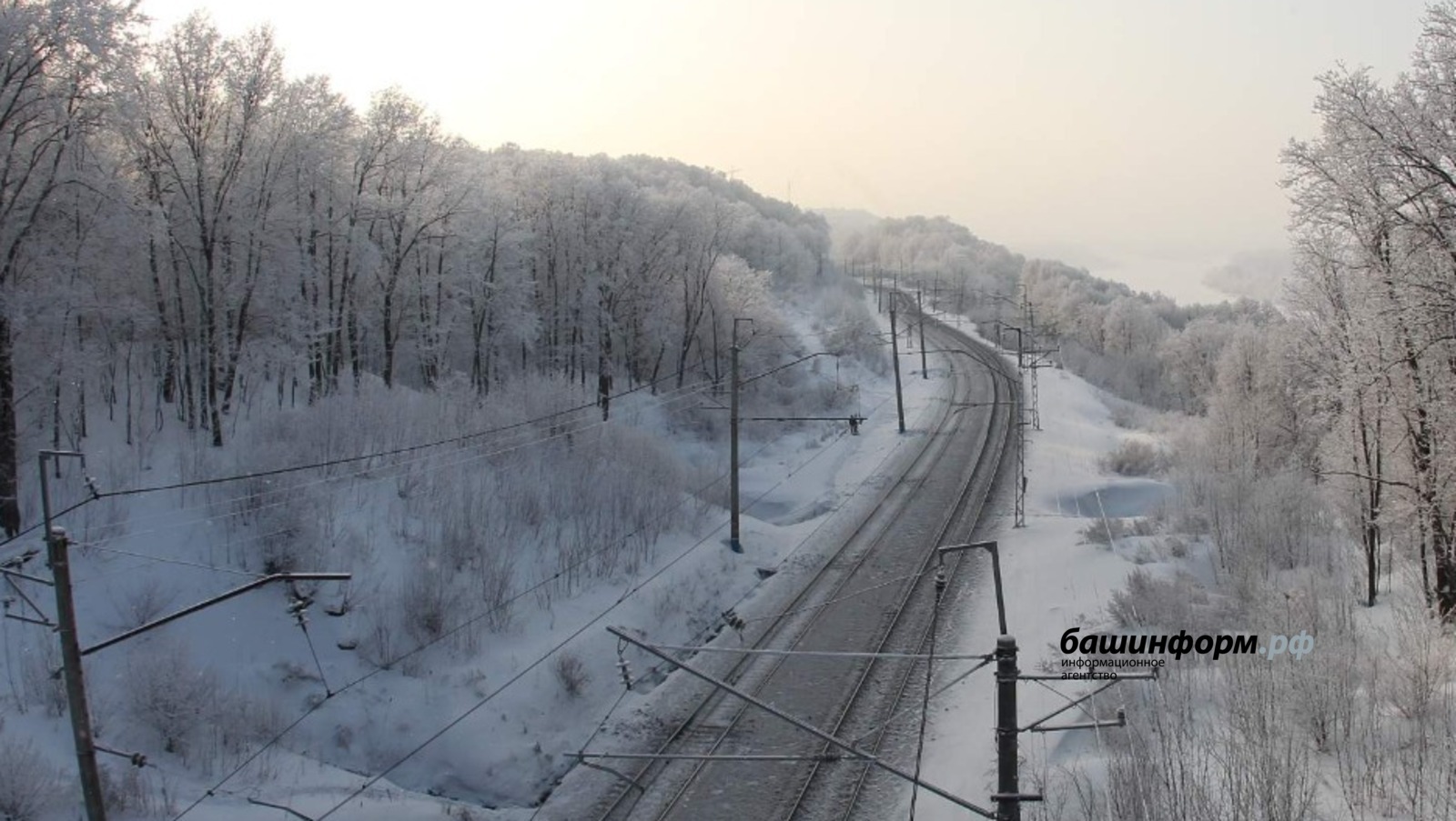 В Башкирии на рельсах нашли травмированную девушку