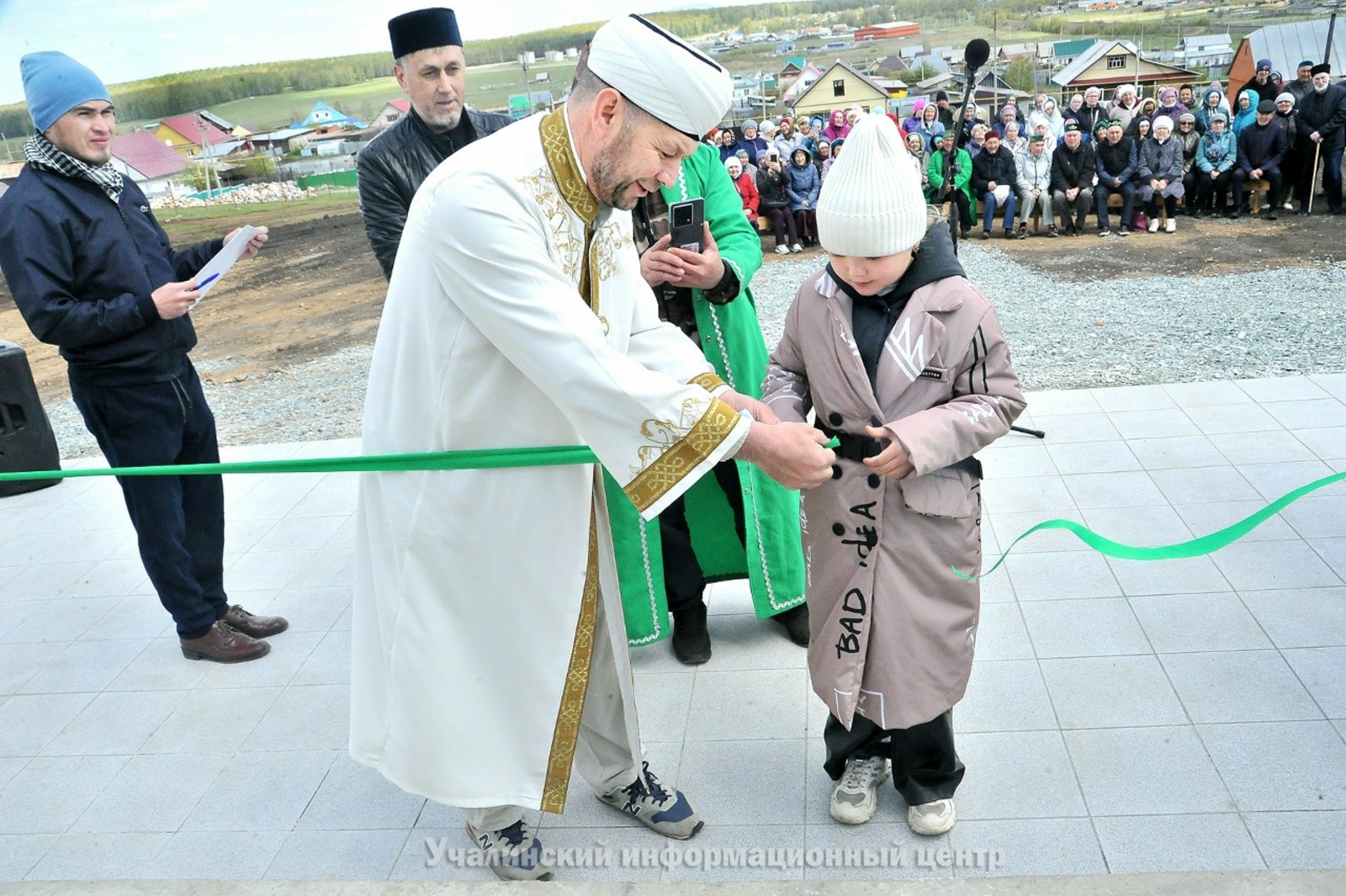Часто обращаются к Всевышнему  с благодарностью и за поддержкой