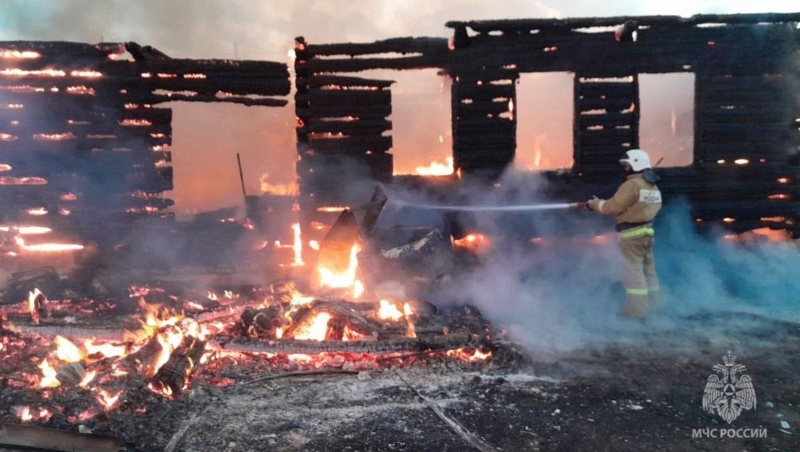 Стали известны новые подробности пожара в Башкирии с гибелью троих взрослых и подростка