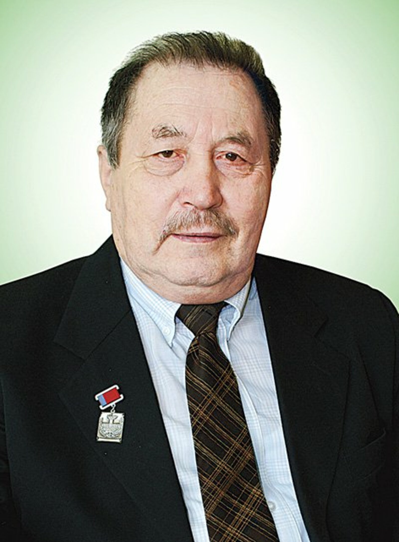 Нуритдин стал Николаем, Шакирьян - Александром