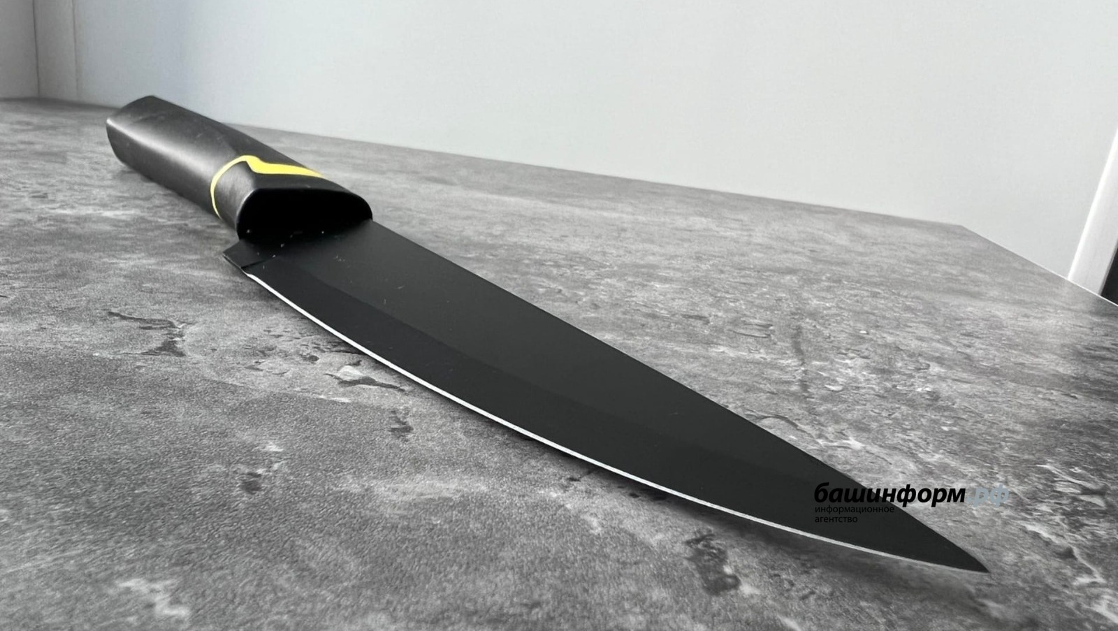 В Башкирии нетрезвый пенсионер набросился с ножом на свою знакомую