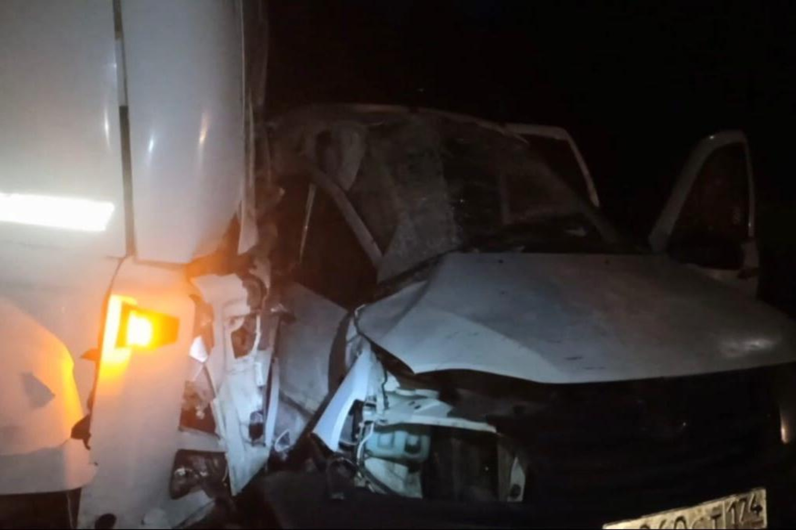 Еще одна авария. В ДТП с грузовиком погибли водитель и пассажир «Лады Гранты»