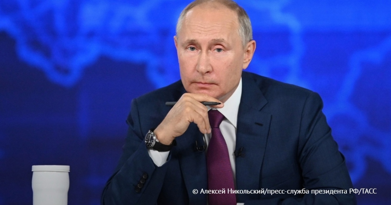 Более 1 млн вопросов прямой линии с президентом России направили в работу