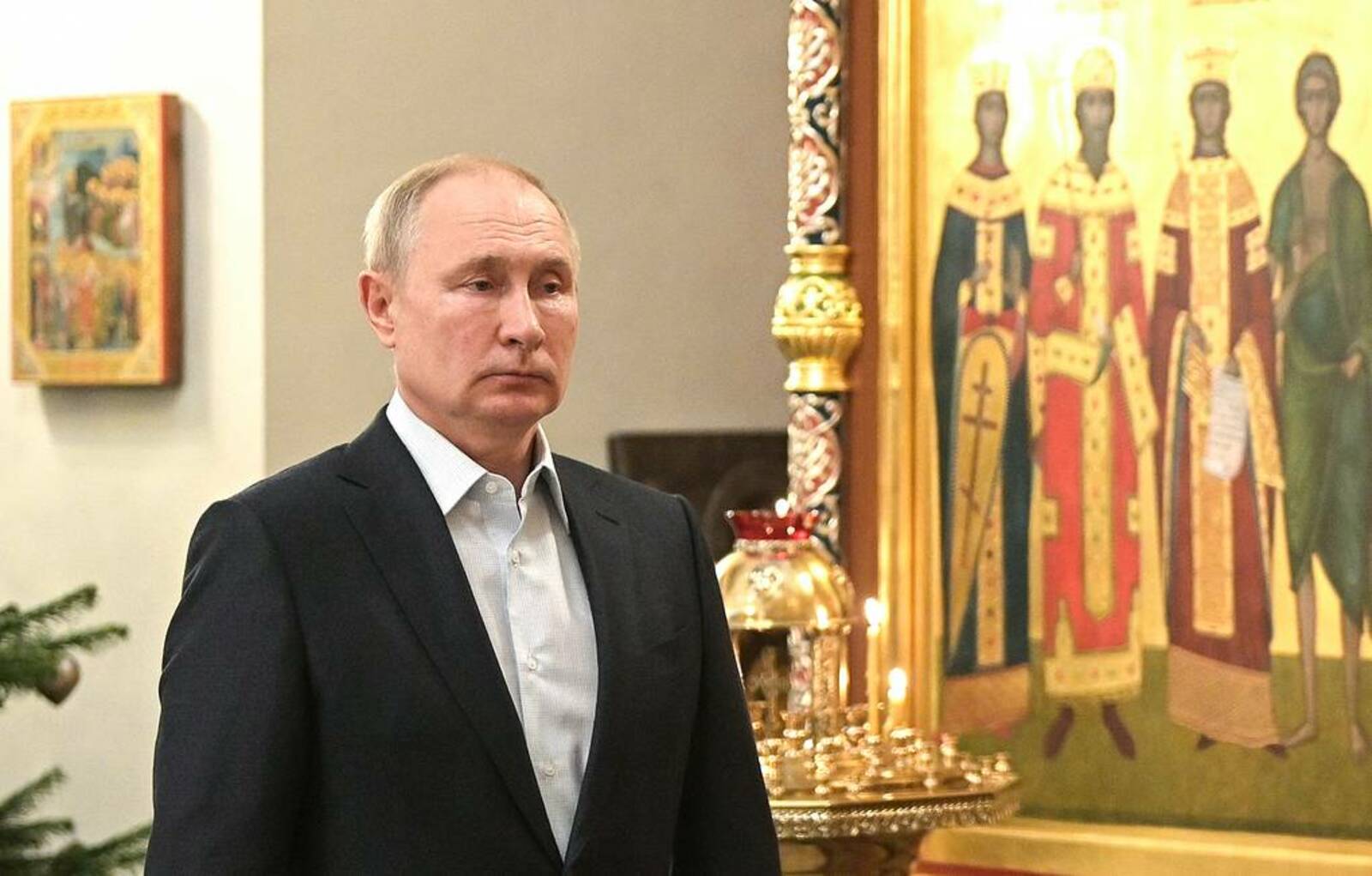 Путин поздравил россиян с Рождеством Христовым